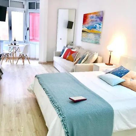 Cosy Loft In Front Of Blue Ocean Apartmán