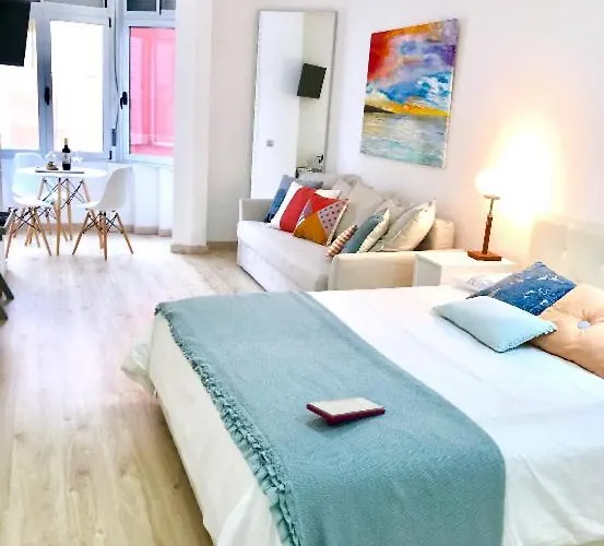 Cosy Loft In Front Of Blue Ocean Apartament