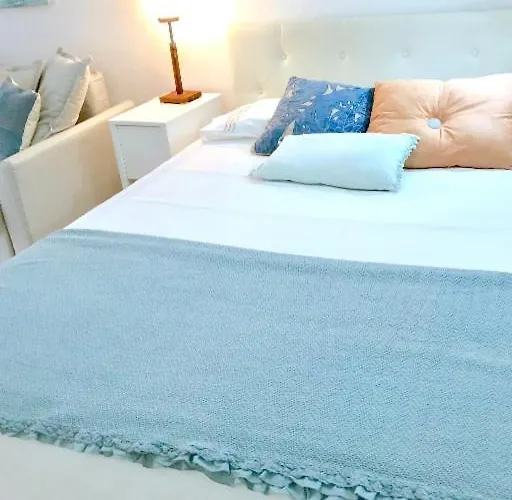 Cosy Loft In Front Of Blue Ocean Apartament *